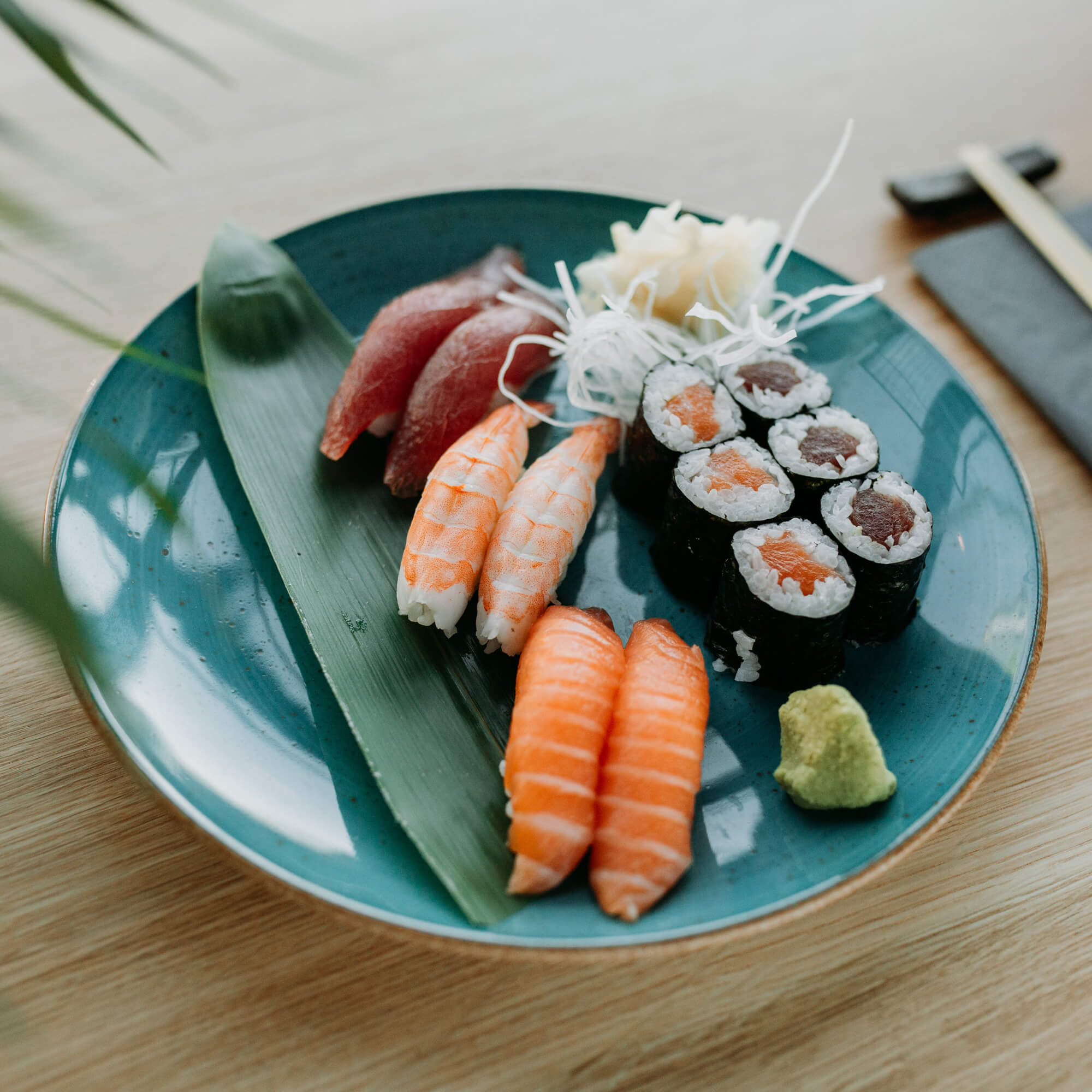 Benefits of sushi salad with tofu and brown rice